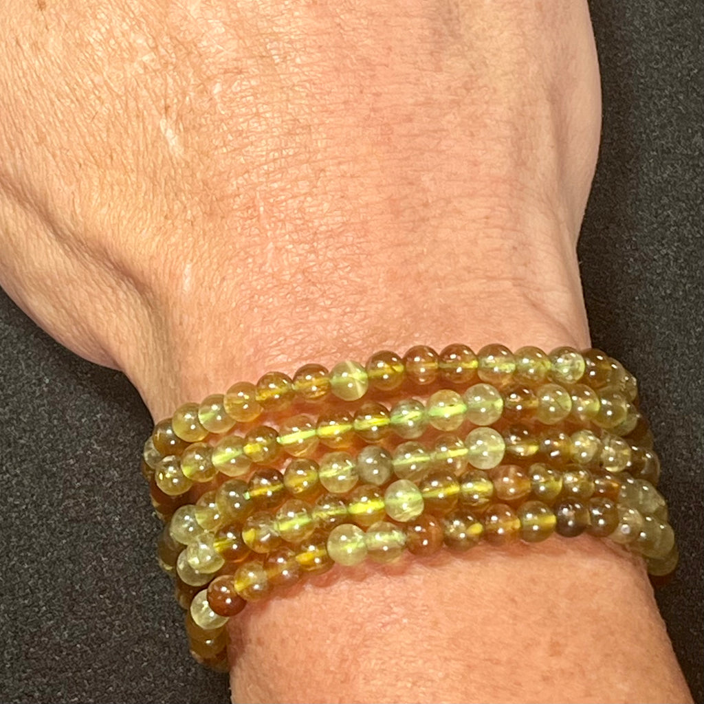 RARE Green Tsavorite Garnet smooth round 5mm bead stretch bracelet (AA grade)