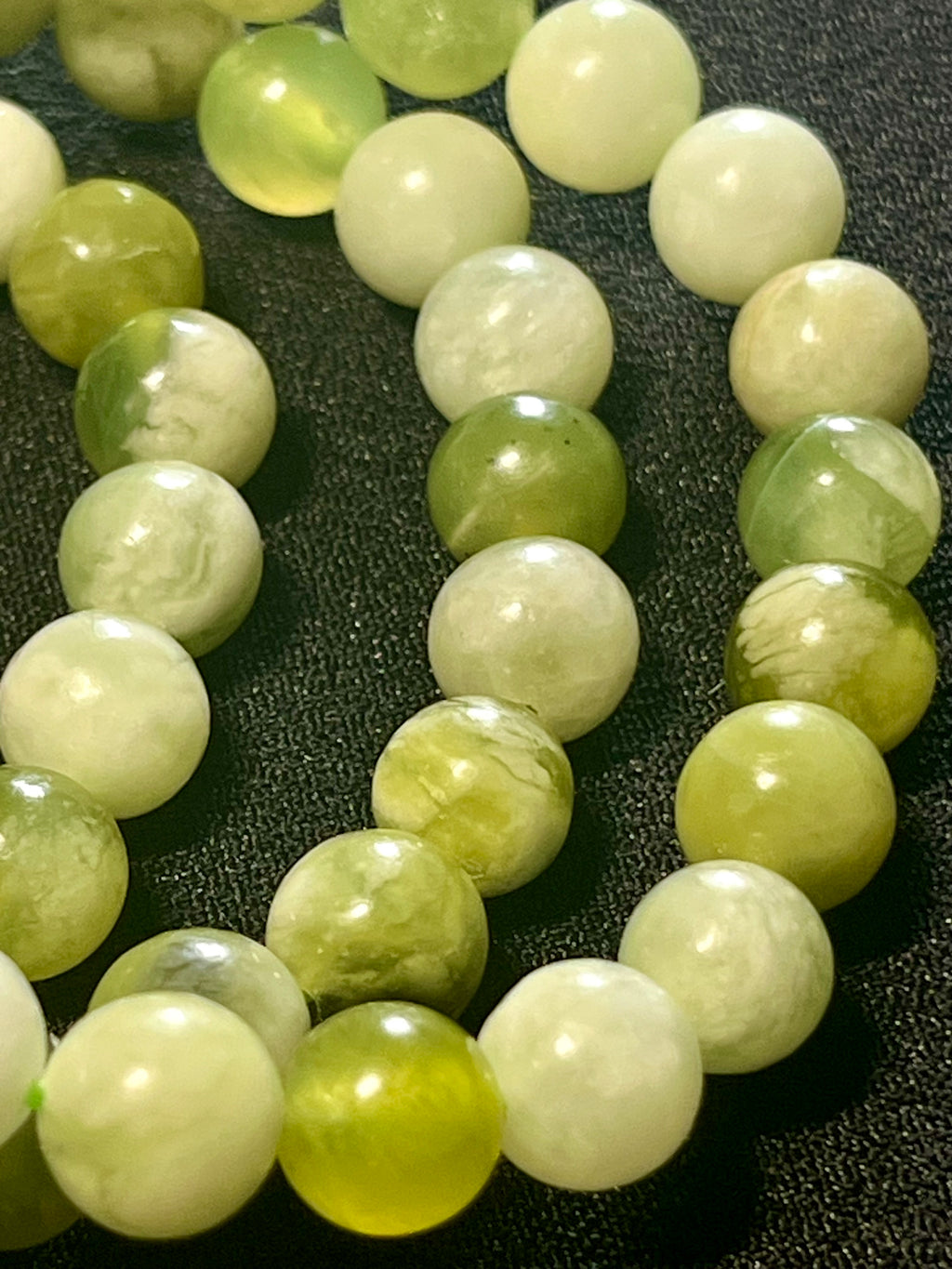Green & White Jade smooth round 8mm bead stretch bracelet