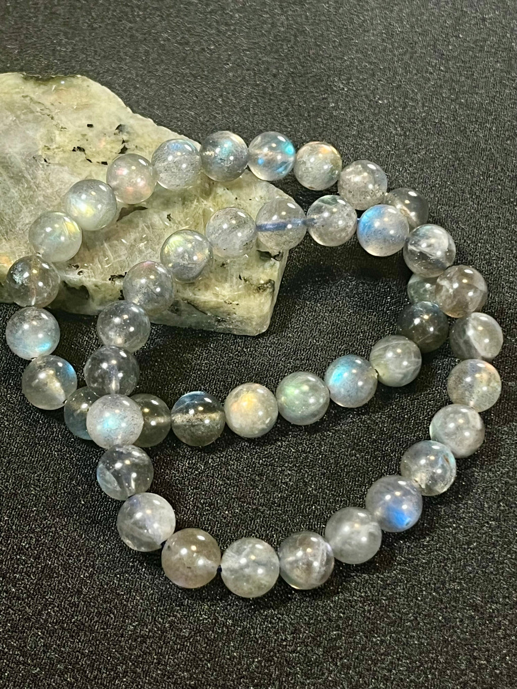 Labradorite smooth round 8mm bead stretch bracelet