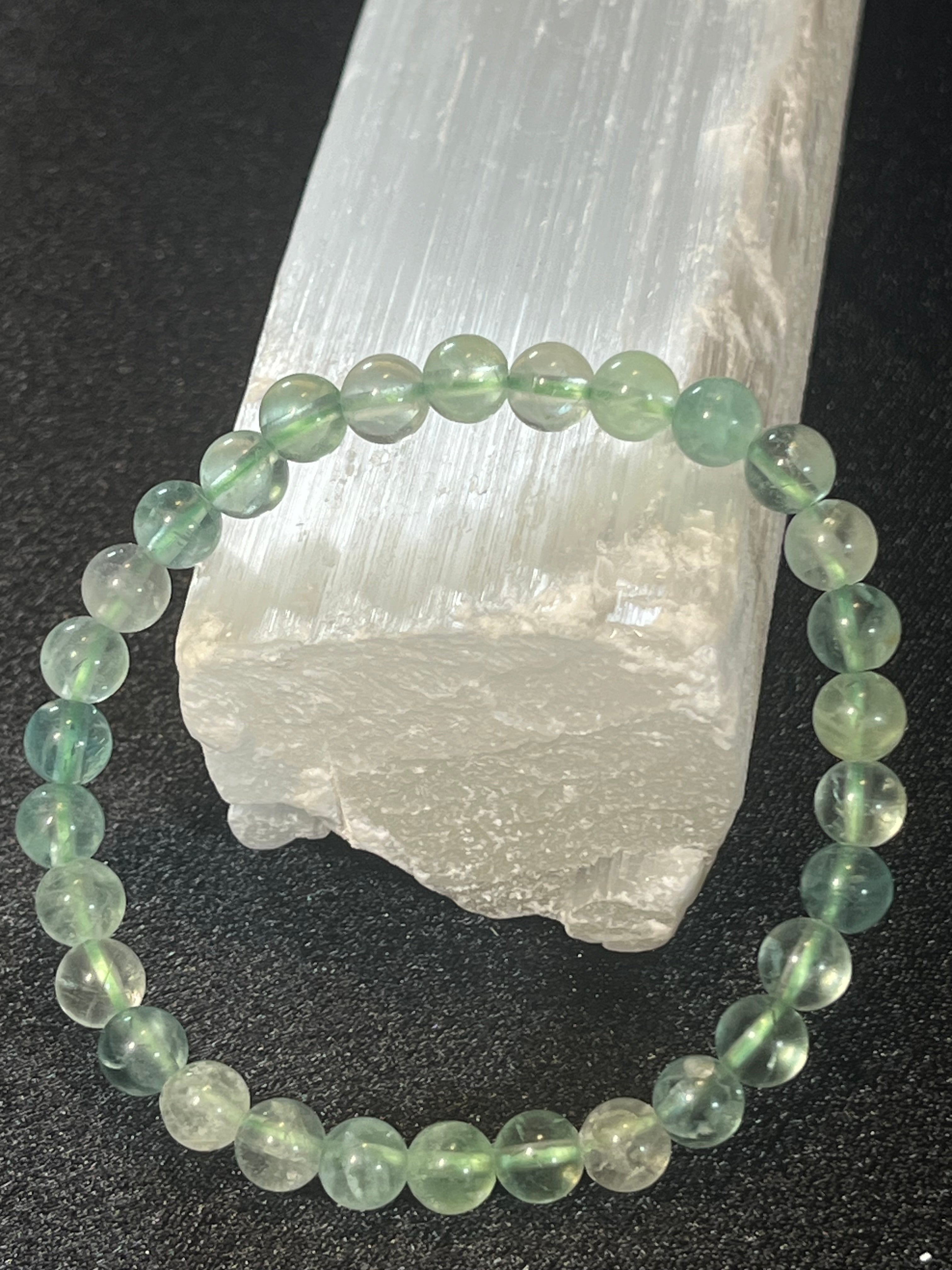 Fluorite (Green) smooth round 6mm bead stretch bracelet