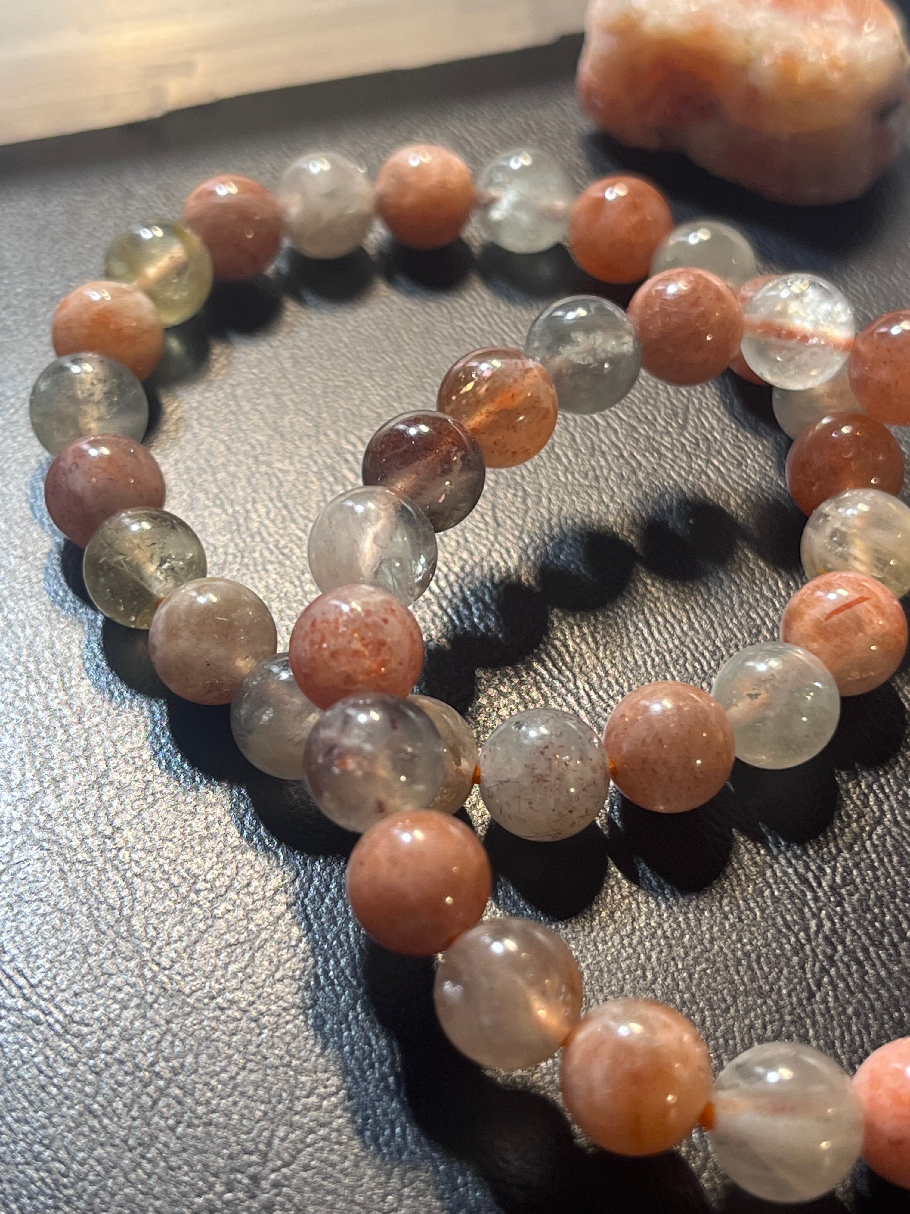 Arusha Sunstone smooth round 8mm bead stretch bracelet