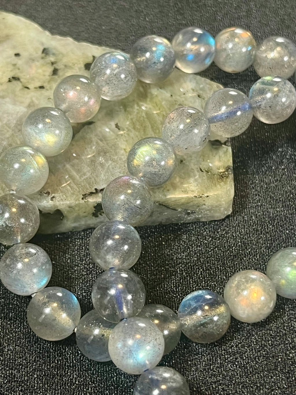 Labradorite smooth round 8mm bead stretch bracelet