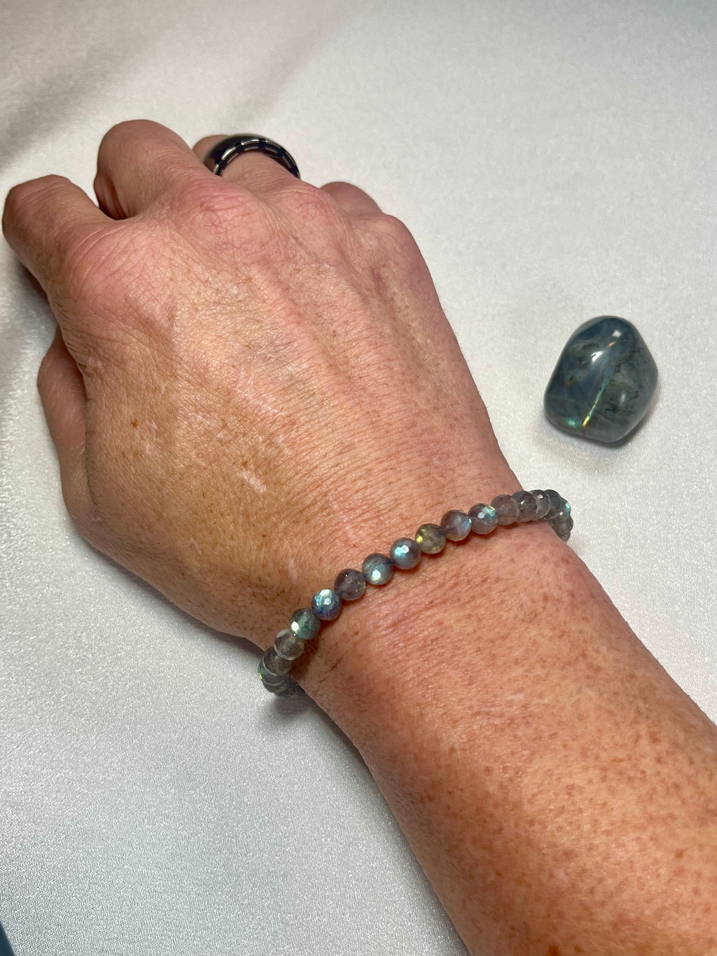 Premium Labradorite sparkly faceted round 6mm bead stretch bracelet w/ strong flash every bead