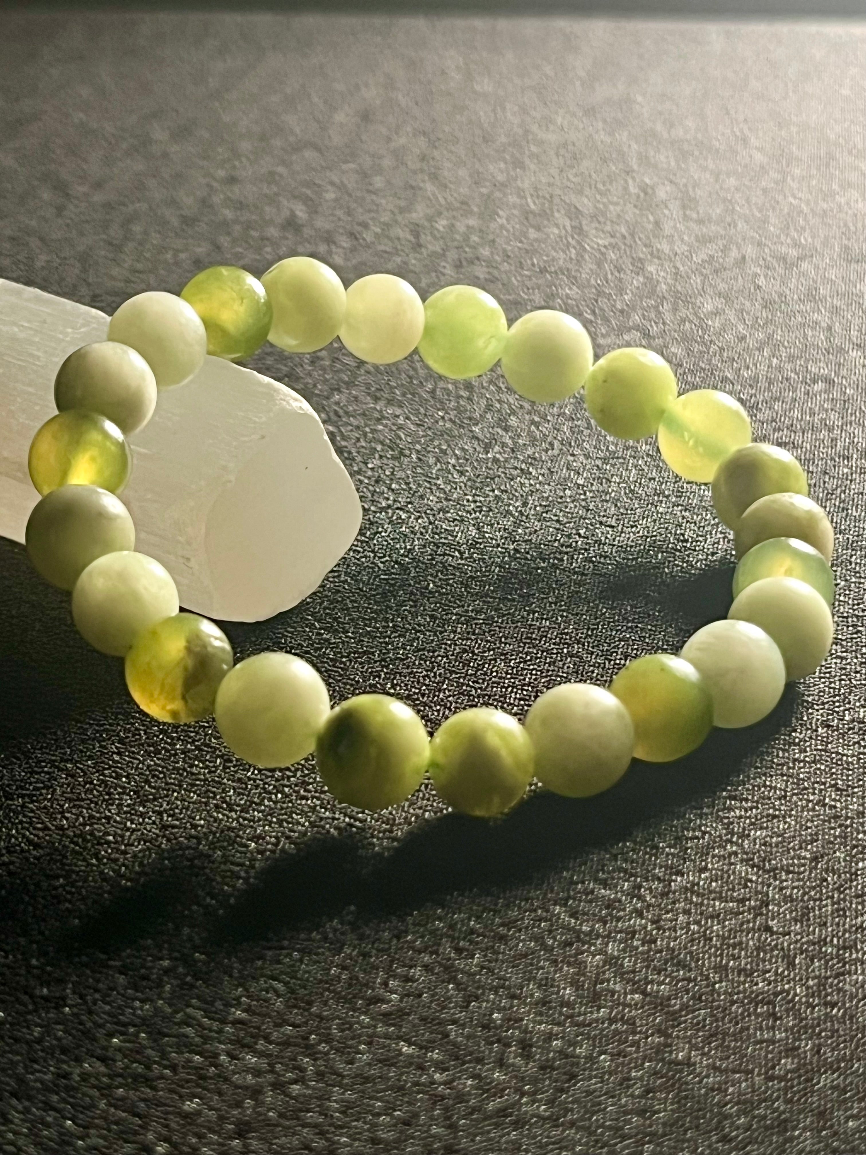 Green & White Jade smooth round 8mm bead stretch bracelet