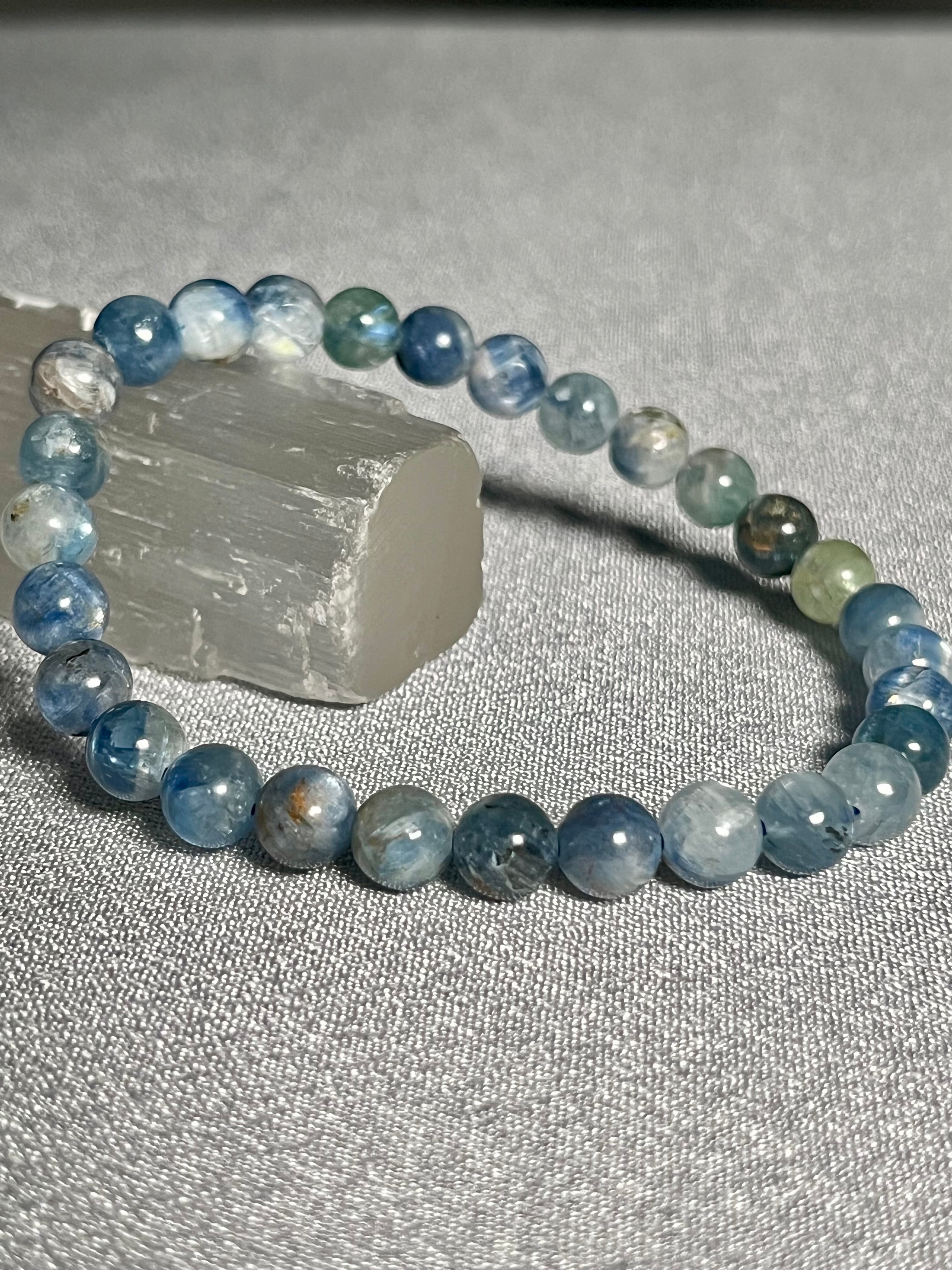 Blue Kyanite Mix smooth round 6mm bead stretch bracelet