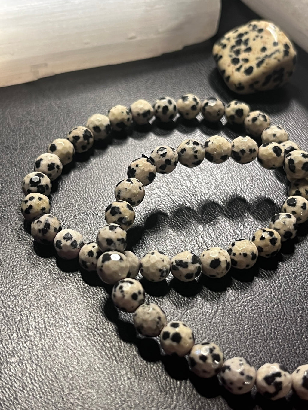 Dalmatian Jasper faceted round 6mm bead stretch bracelet