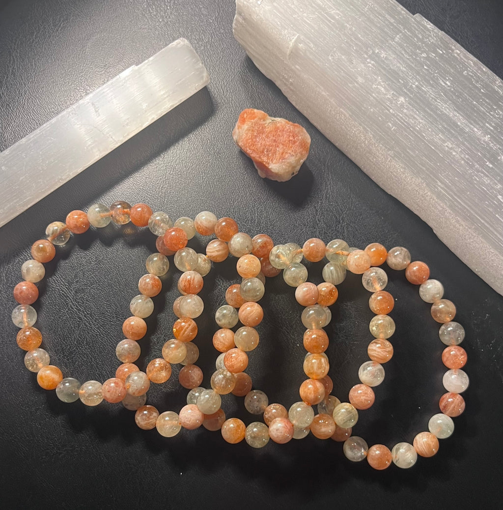 Arusha Sunstone smooth round 8mm bead stretch bracelet