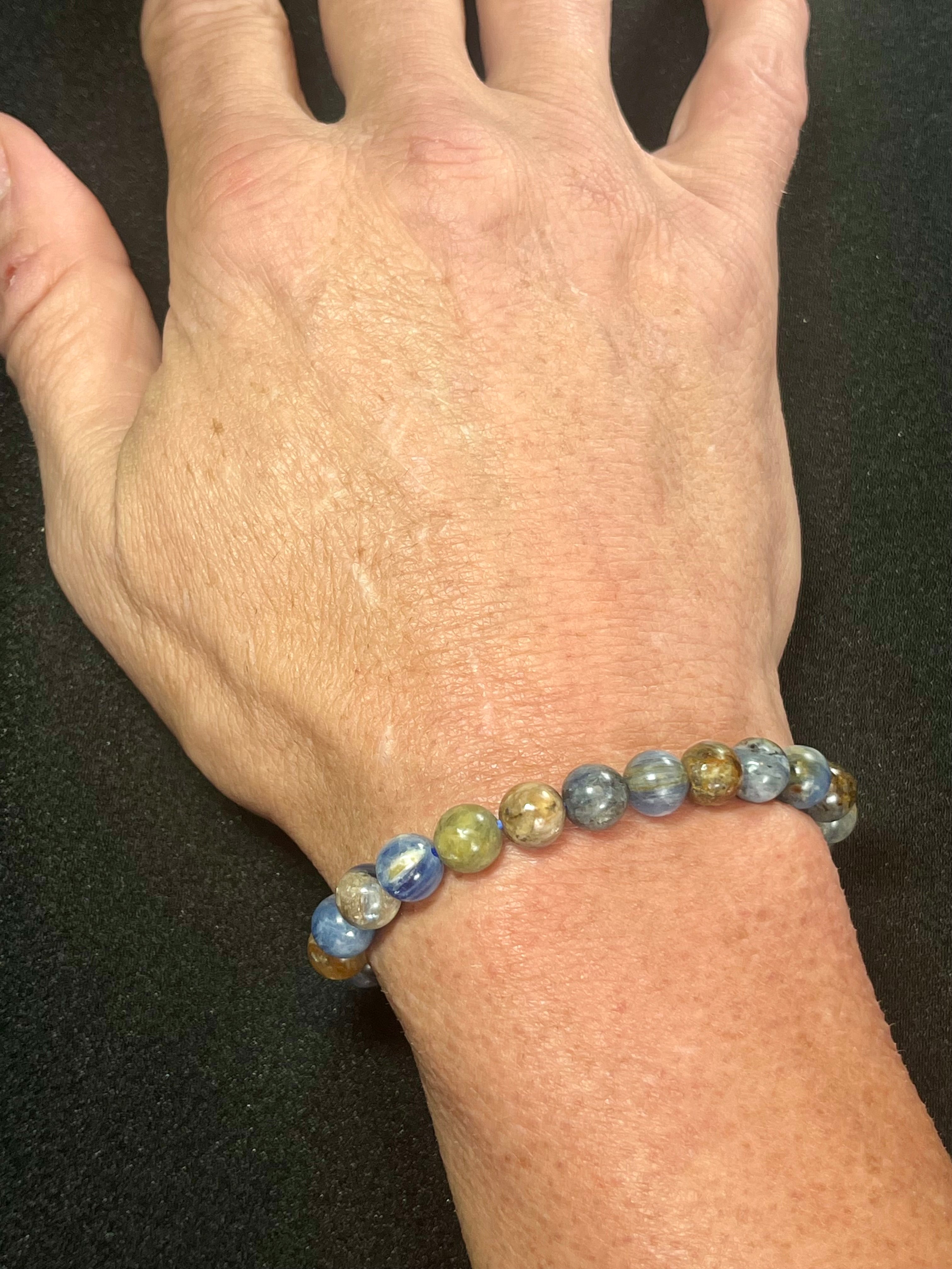 Sunset Kyanite smooth round 8mm bead stretch bracelet