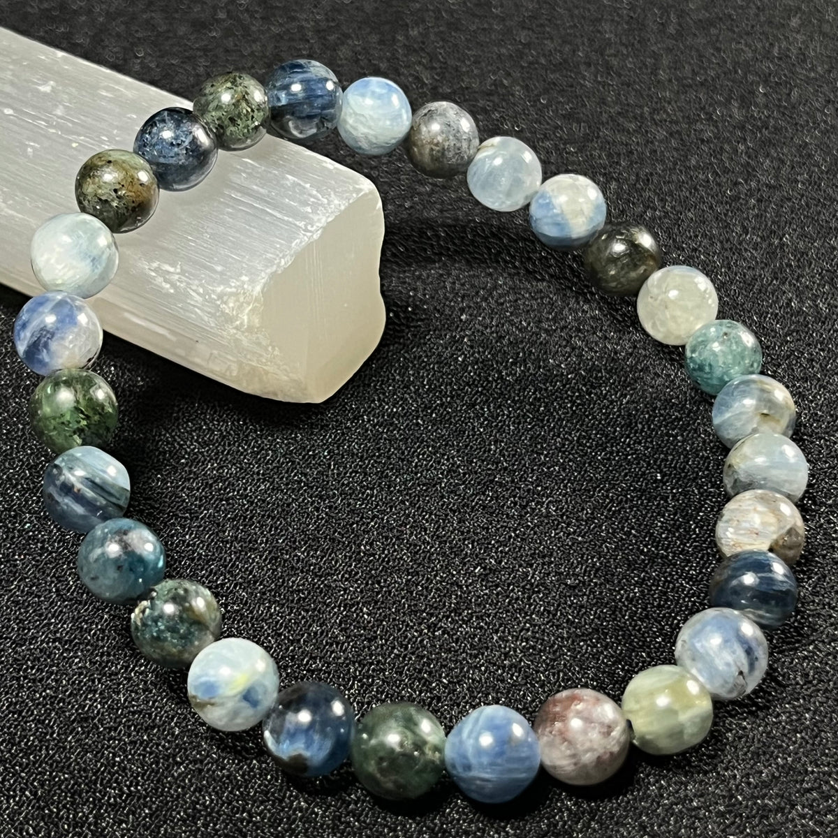 Green & Blue Kyanite Mix smooth round 6.5-7mm bead stretch bracelet