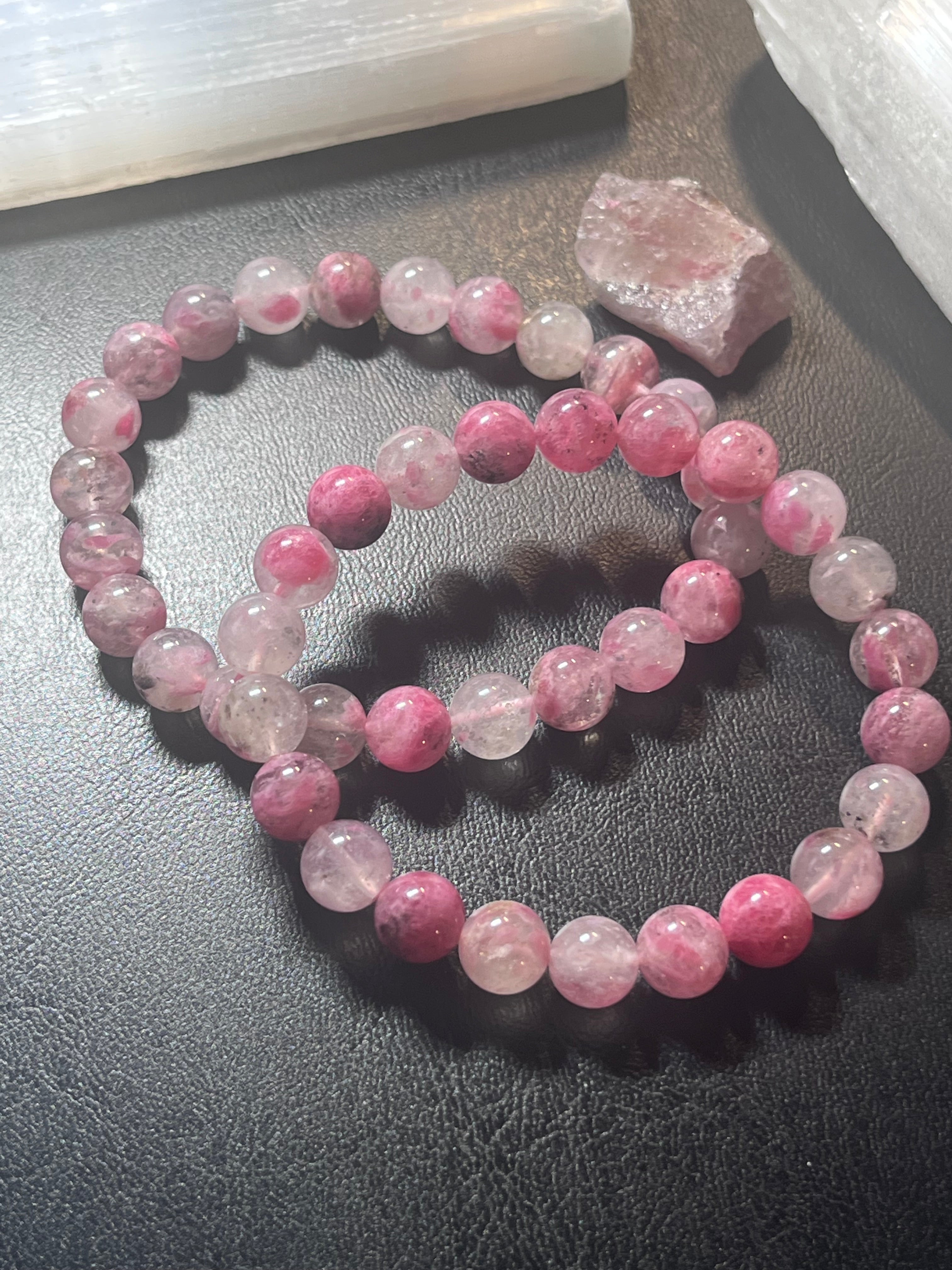 Flower Rhodonite smooth round 8mm bead stretch bracelet (premium)