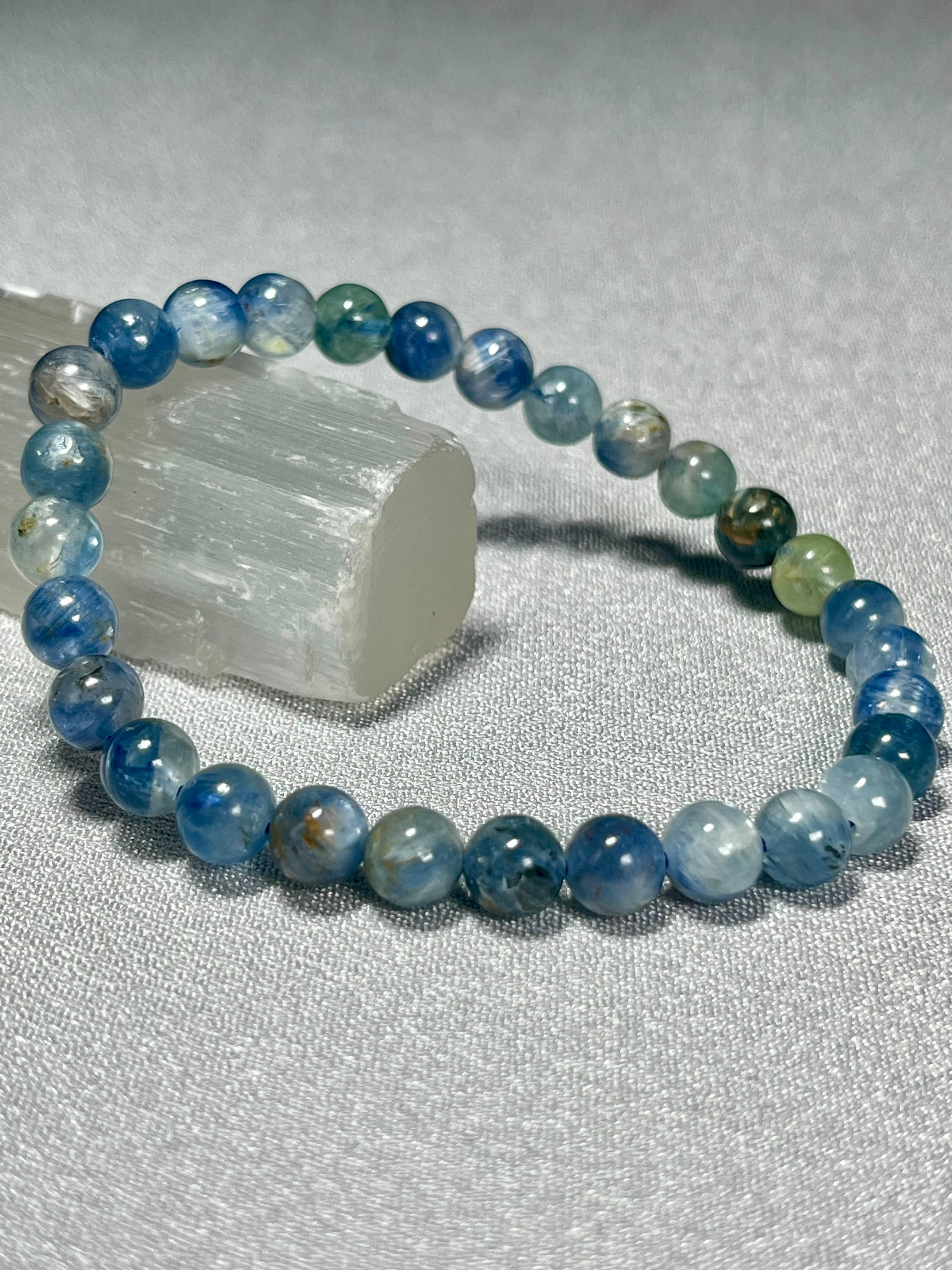 Blue Kyanite Mix smooth round 6mm bead stretch bracelet
