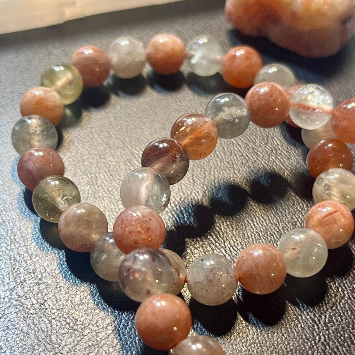 Arusha Sunstone smooth round 8mm bead stretch bracelet