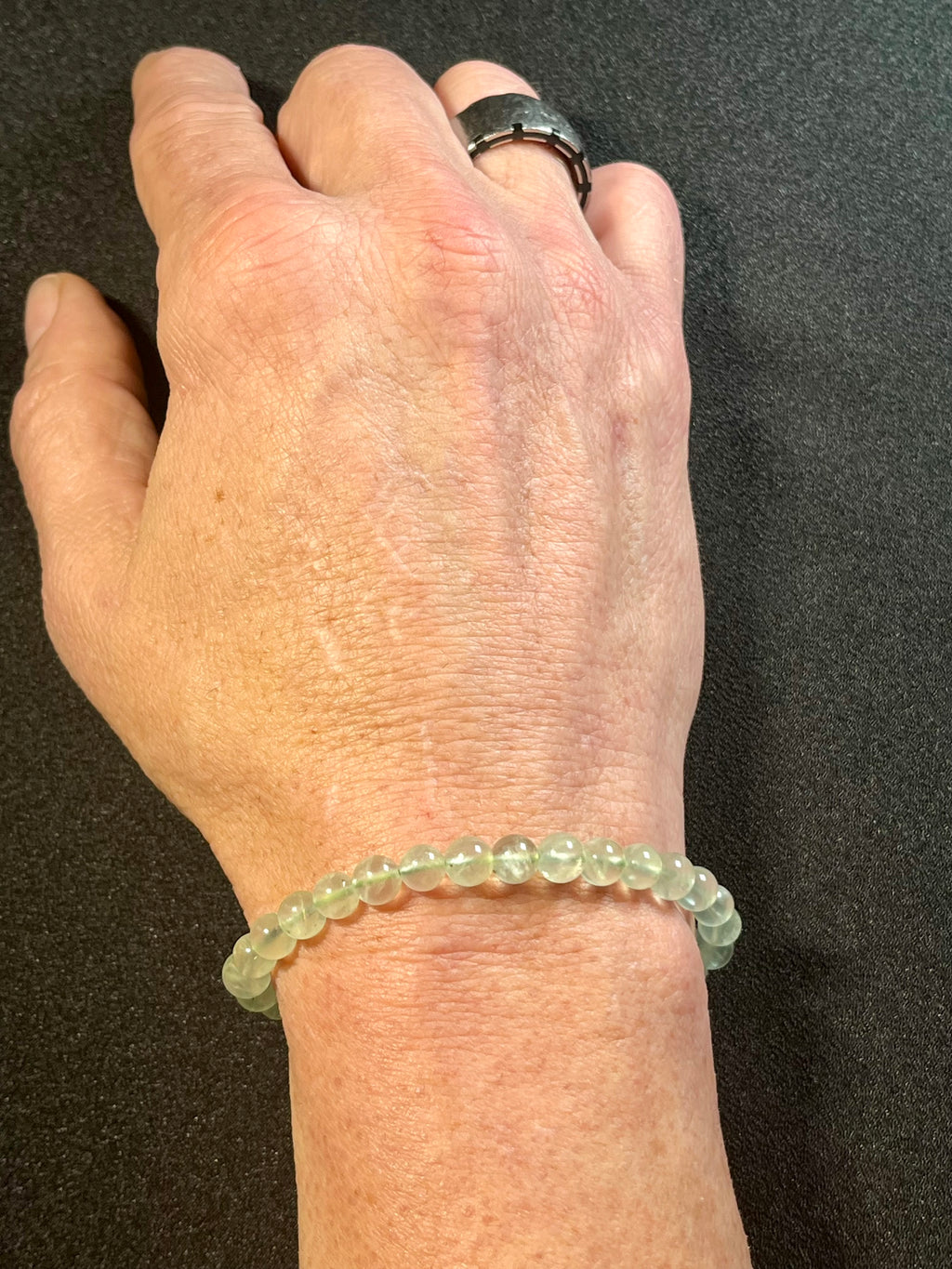 Prehnite smooth round 6mm bead stretch bracelets (AA grade)