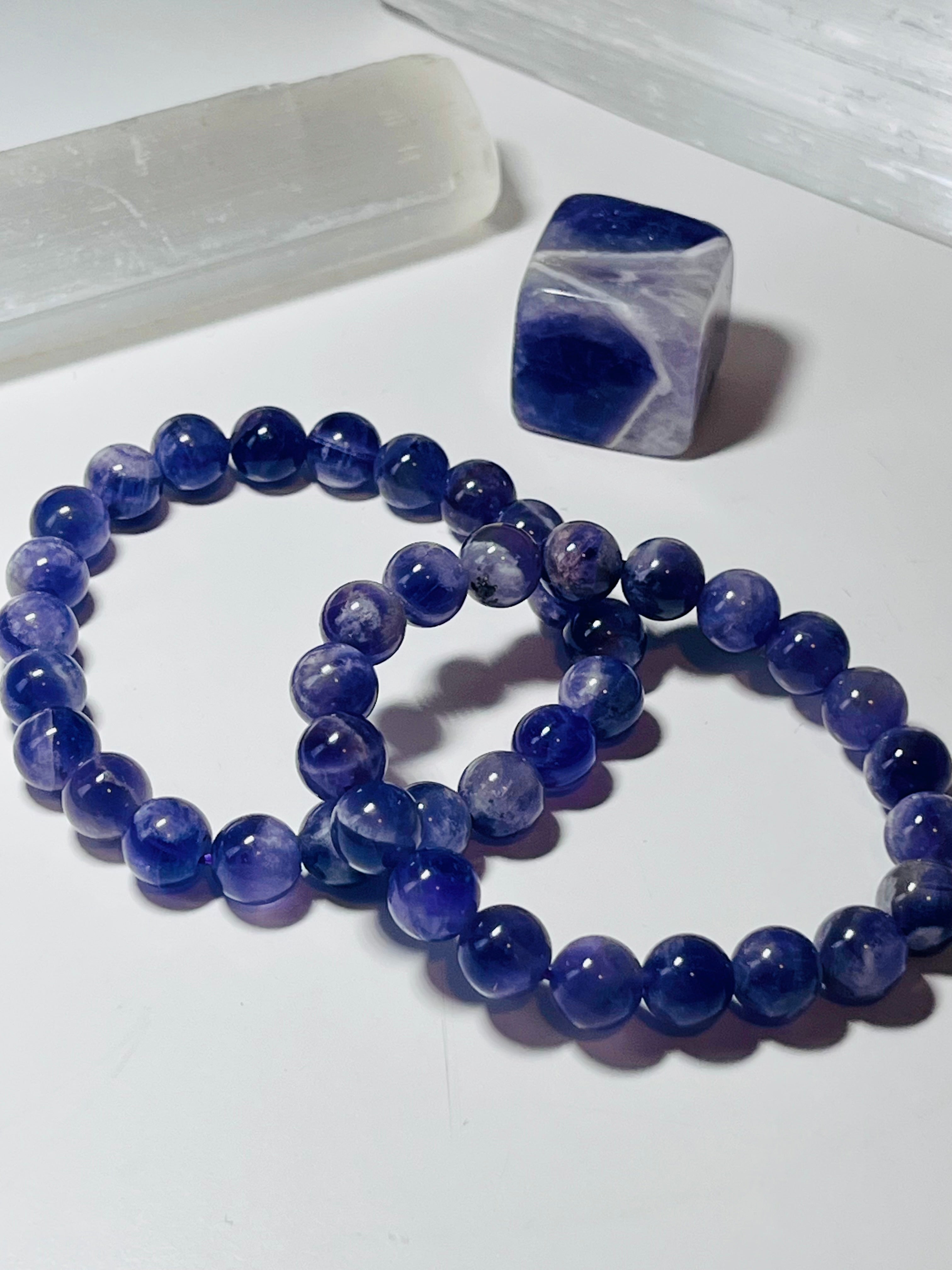 Chevron Amethyst smooth round 8mm bead stretch bracelet; February birthstone