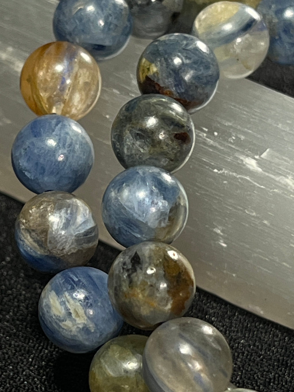 Sunset Kyanite smooth round 8mm bead stretch bracelet