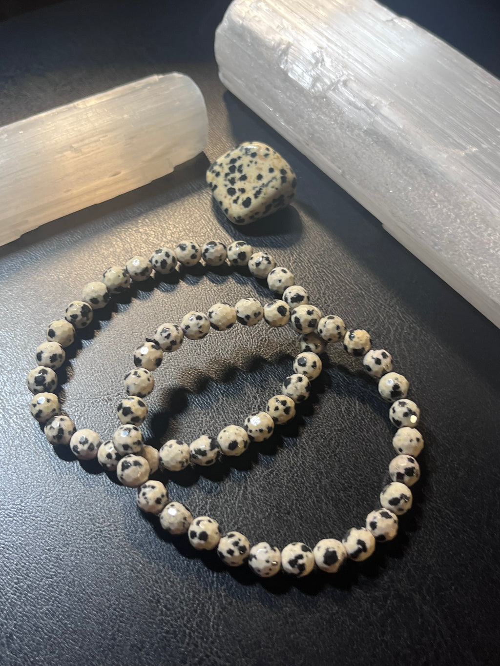 Dalmatian Jasper faceted round 6mm bead stretch bracelet