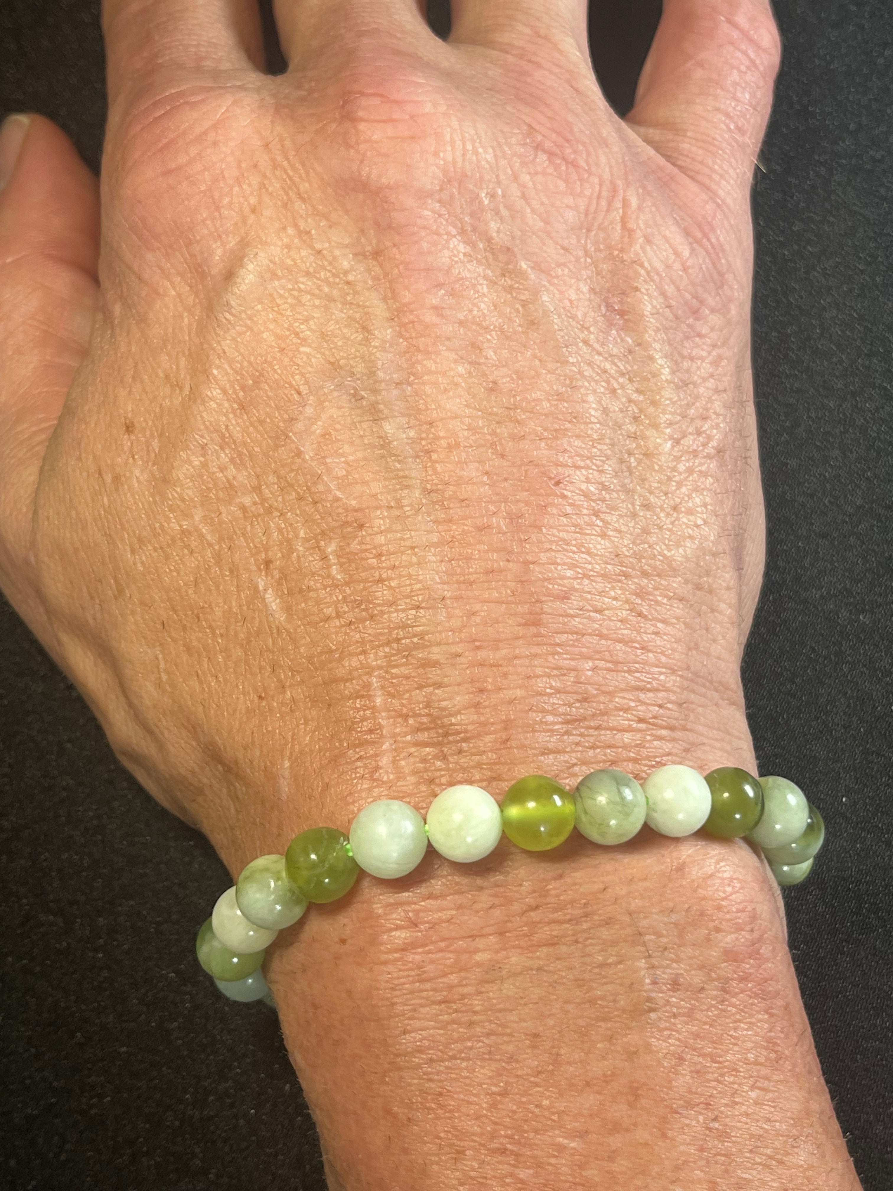 Green & White Jade smooth round 8mm bead stretch bracelet