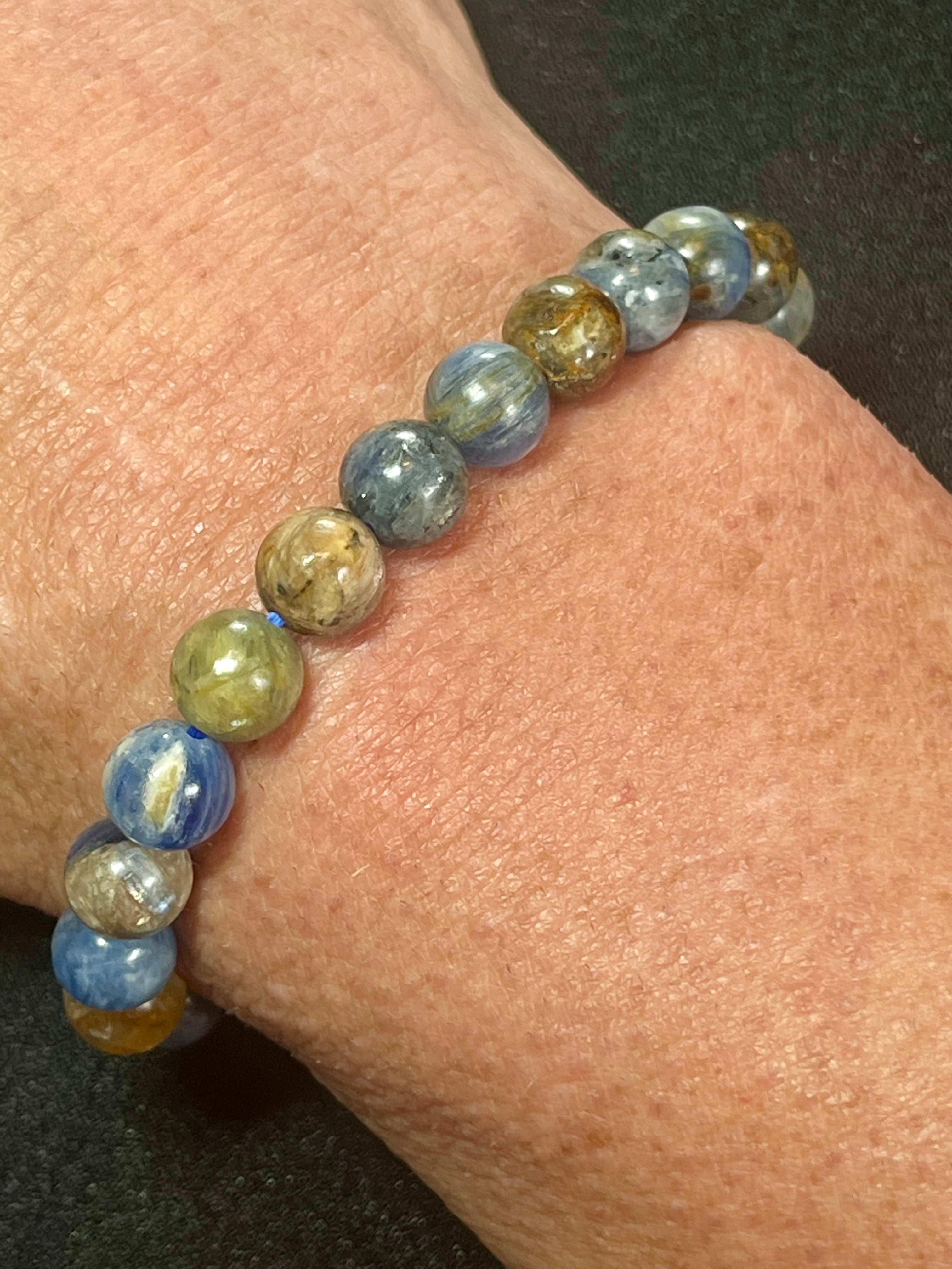 Sunset Kyanite smooth round 8mm bead stretch bracelet