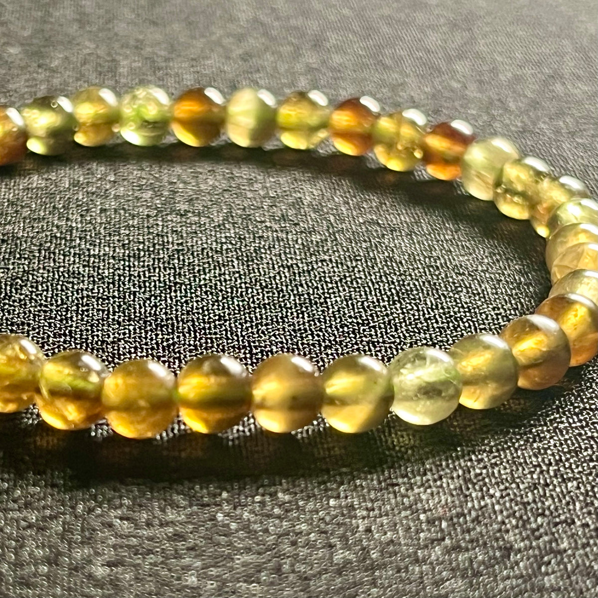 RARE Green Tsavorite Garnet smooth round 5mm bead stretch bracelet (AA grade)