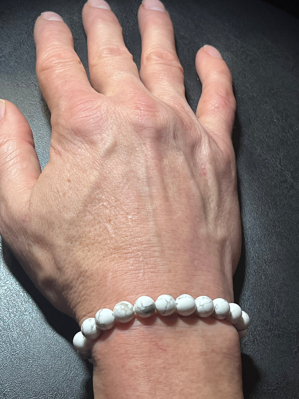 Howlite smooth round 8.5mm bead stretch bracelet