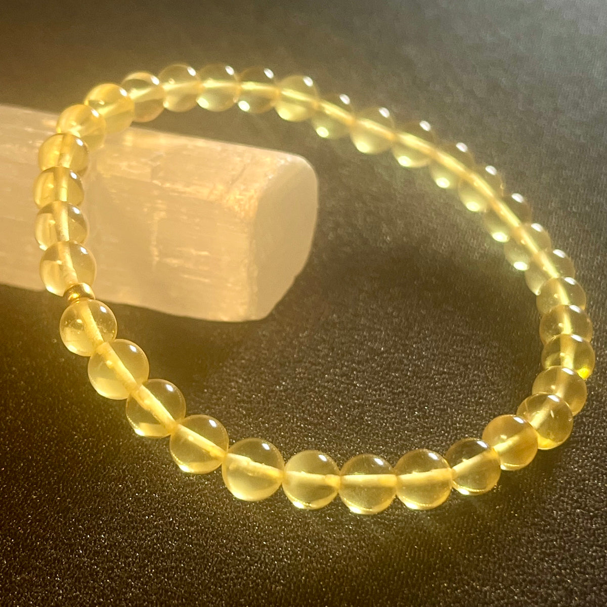 Amber (Light Yellow) w/ 24k gold spacer smooth round 5.5mm bead stretch bracelet